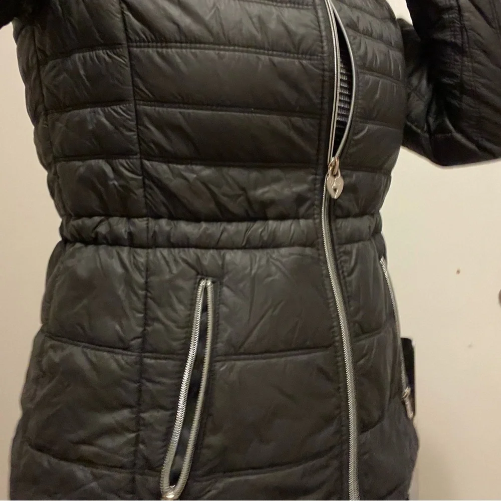 Guess Packable Puffer Coat - Picture 9 of 9